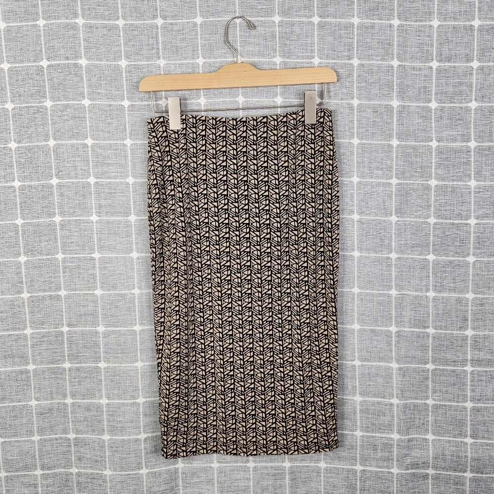 Vince Camuto Black and Cream Patterned Skirt